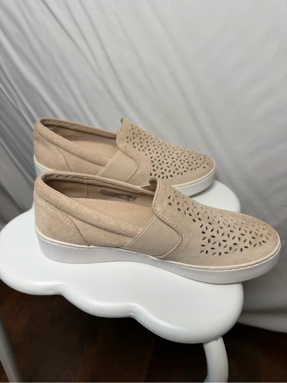 Vionic Kani Nude Loafers Perforated Suede…Size 6